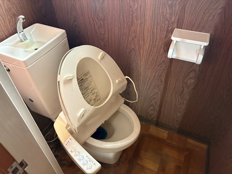 東陵町１０番　戸建て 内観写真（トイレ）