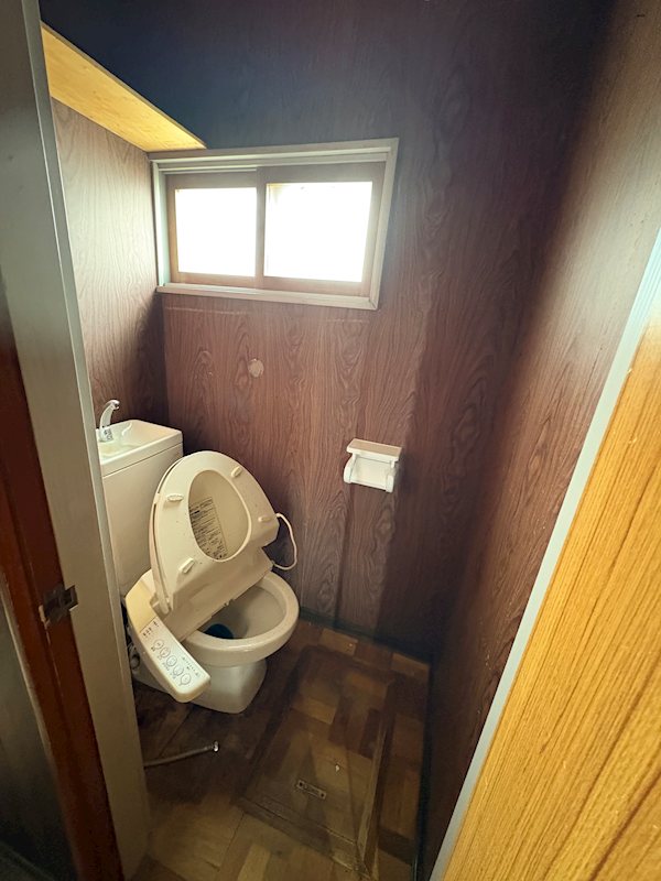 東陵町１０番　戸建て 内観写真（トイレ）