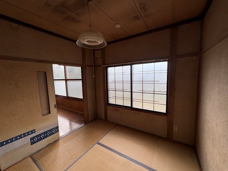 東陵町１０番　戸建て 内観写真（リビング以外の居室）