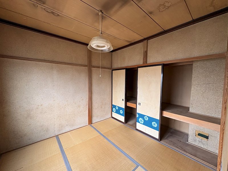 東陵町１０番　戸建て 内観写真（リビング以外の居室）