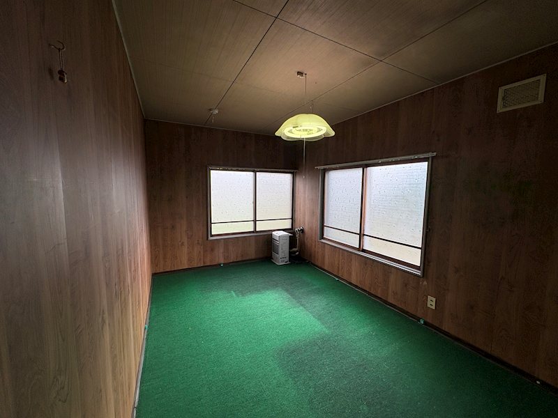 東陵町１０番　戸建て 内観写真（リビング以外の居室）