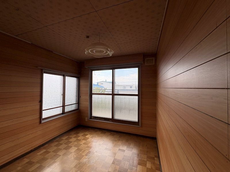 東陵町１０番　戸建て 内観写真（リビング以外の居室）