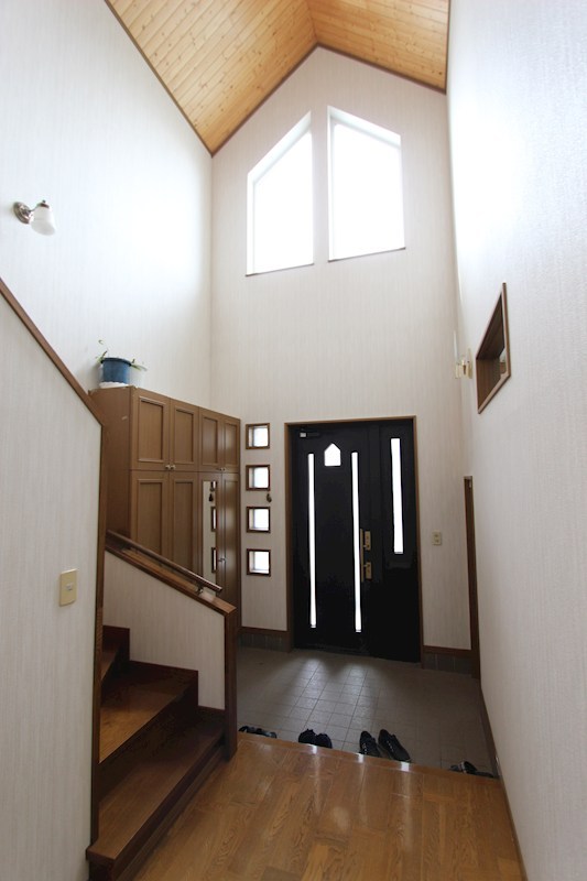 端野町三区３８９番　戸建て 現地写真（玄関）