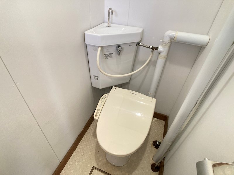 美山町南２丁目９番　共同住宅 内観写真（トイレ）