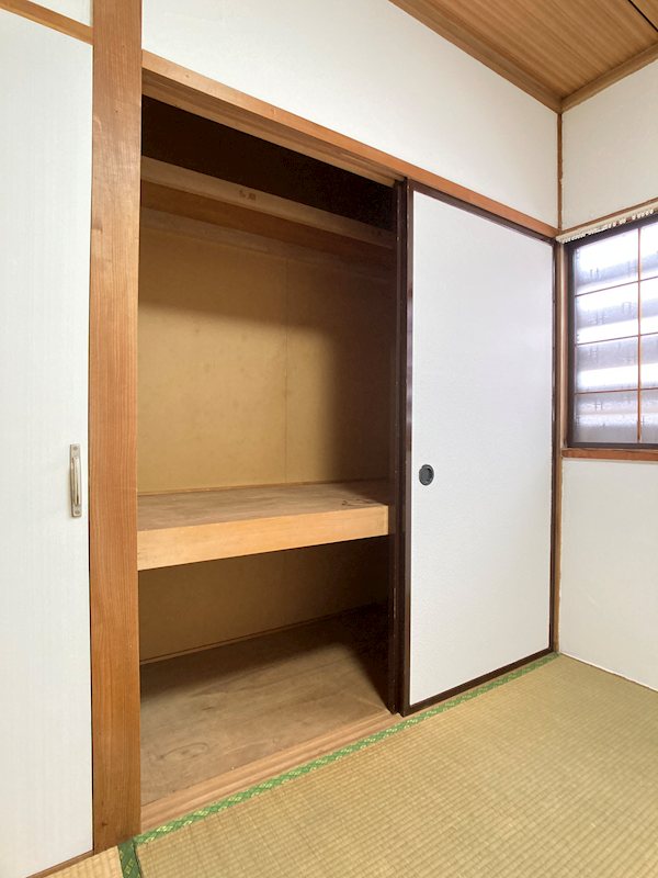 美山町南２丁目９番　共同住宅 内観写真（収納）