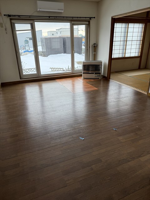 小泉３８９番　戸建て 内観写真（リビング）