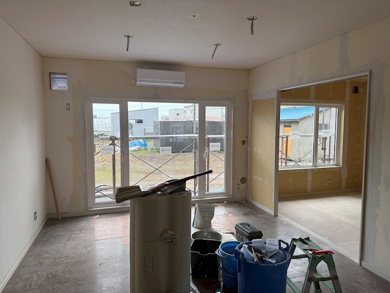 小泉３８９番　戸建て 内観写真（リビング）