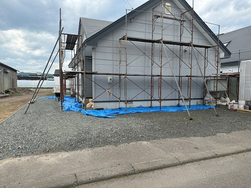小泉３８９番　戸建て 現地写真（駐車場）
