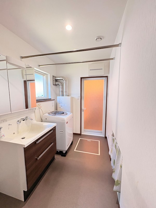 泉町４丁目１６９番　戸建て 内観写真（洗面台・洗面所）