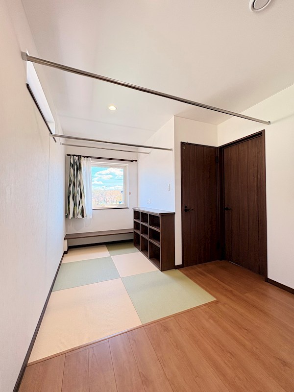 泉町４丁目１６９番　戸建て 内観写真（リビング以外の居室）