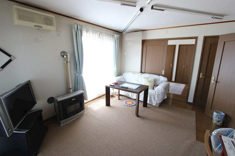 北進町１丁目２９番　戸建て 内観写真（リビング）
