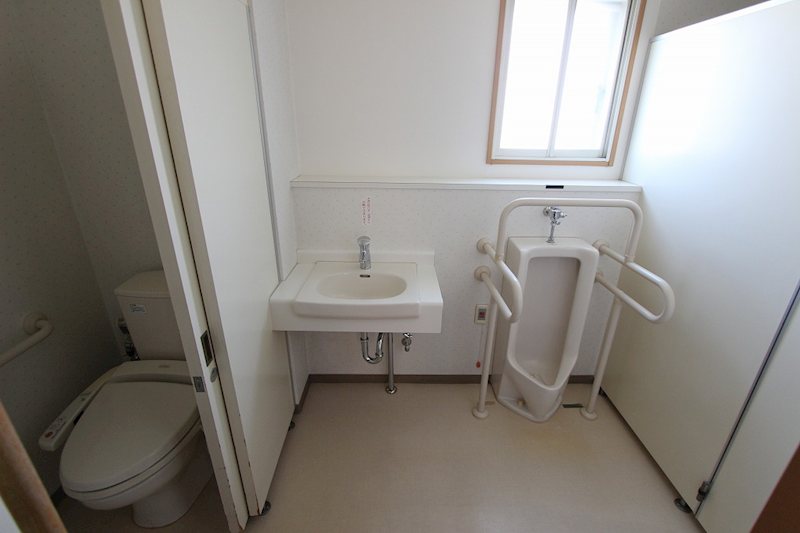 美芳町１０丁目１番　寄宿舎 内観写真（トイレ）