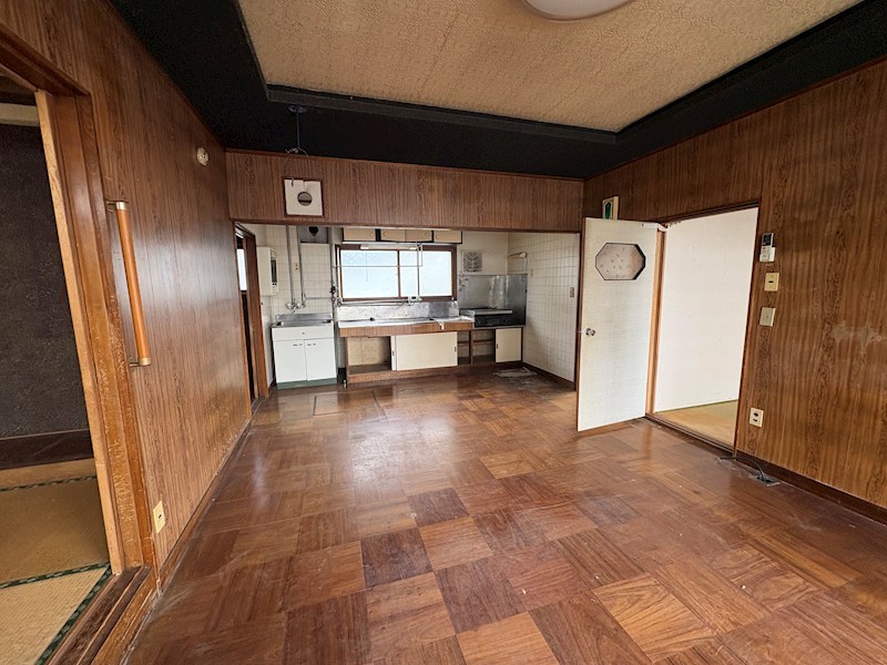 柏陽町５５７番　戸建て 内観写真（リビング）