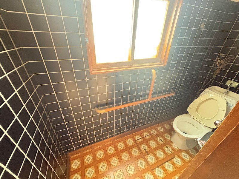 柏陽町５５７番　戸建て 内観写真（トイレ）