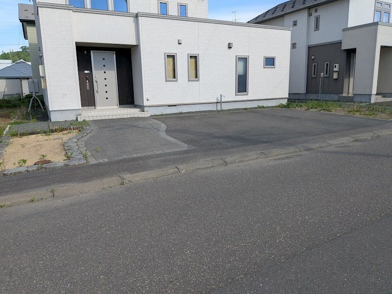 川東５６番　戸建て 現地写真（駐車場）