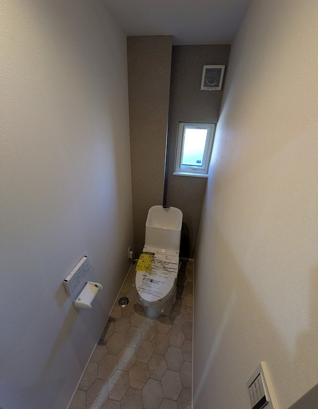 美山町南１０丁目３７番　戸建て 内観写真（トイレ）