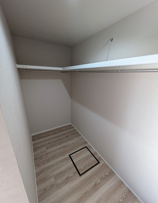 美山町南１０丁目３７番　戸建て 内観写真（収納）