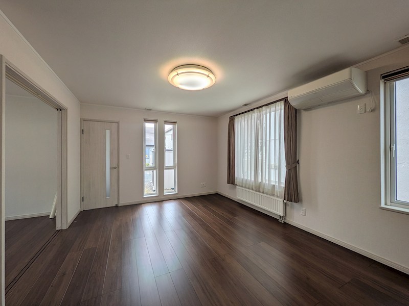 東三輪４丁目１６番　戸建て 内観写真（リビング）