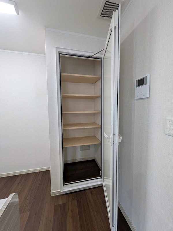 東三輪４丁目１６番　戸建て 内観写真（収納）