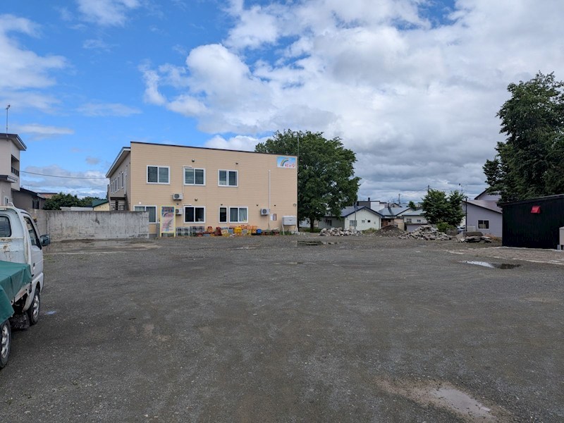 西三輪２丁目６６２番　戸建て 現地写真（駐車場）