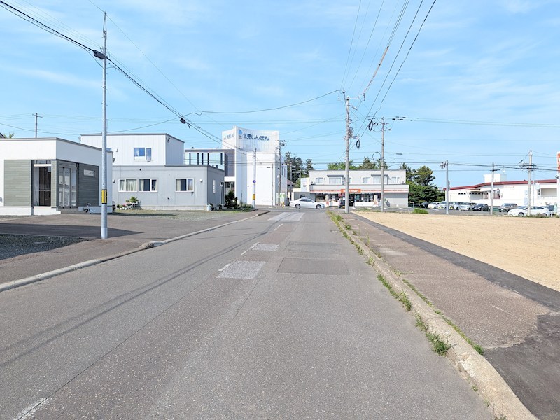 寿町４丁目１番　土地 現地写真（前面道路含む現地写真）