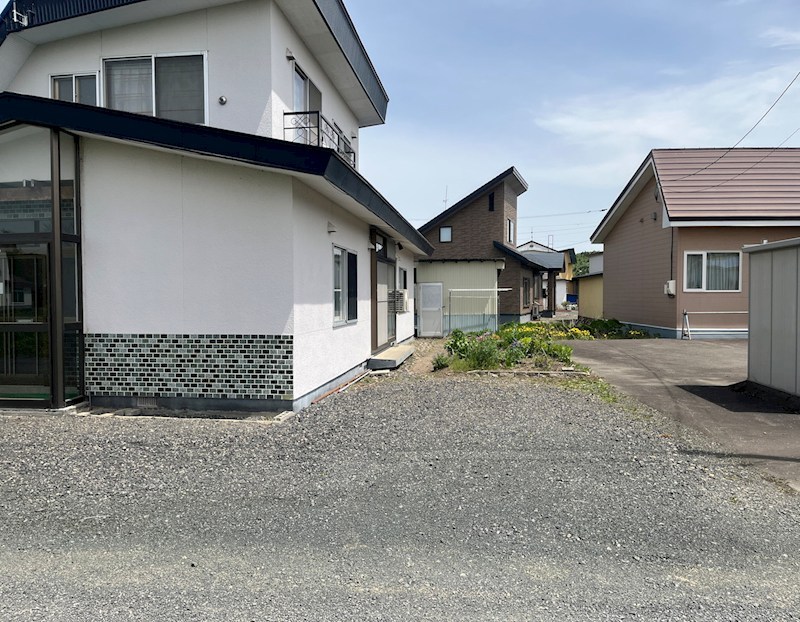 留辺蘂町旭中央２９番　戸建て 現地写真（駐車場）
