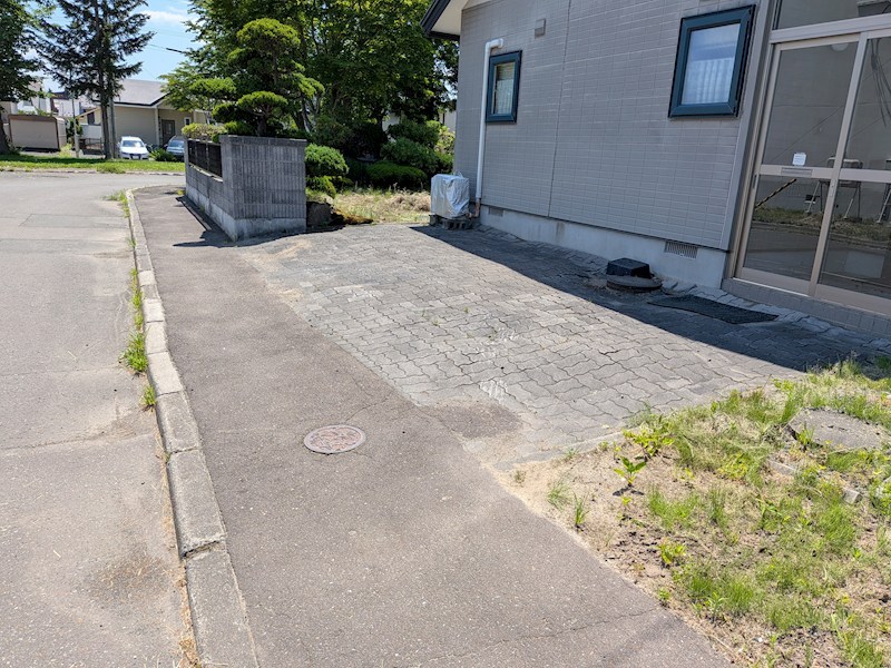 緑町３丁目２番　戸建て 現地写真（駐車場）