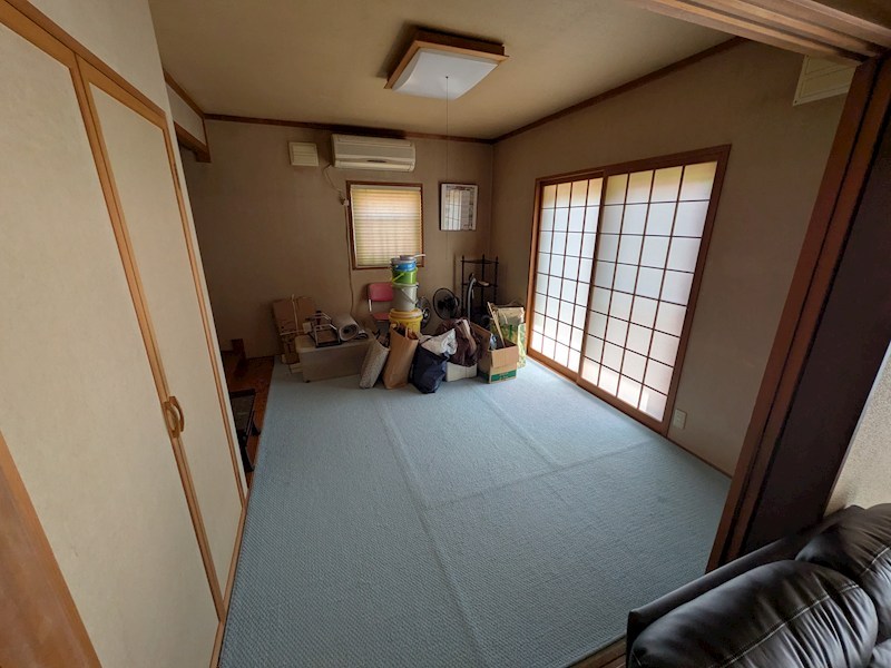 緑町３丁目２番　戸建て 内観写真（リビング以外の居室）