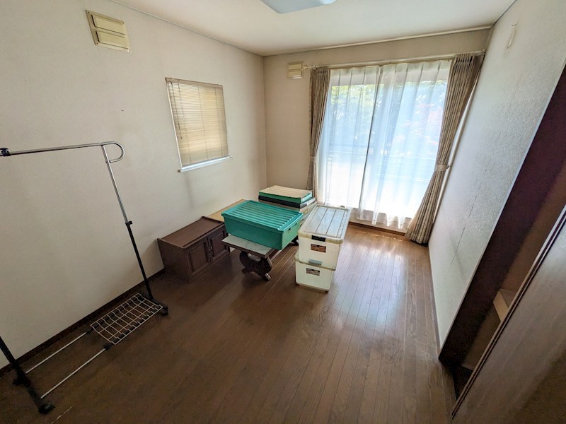 緑町３丁目２番　戸建て 内観写真（リビング以外の居室）