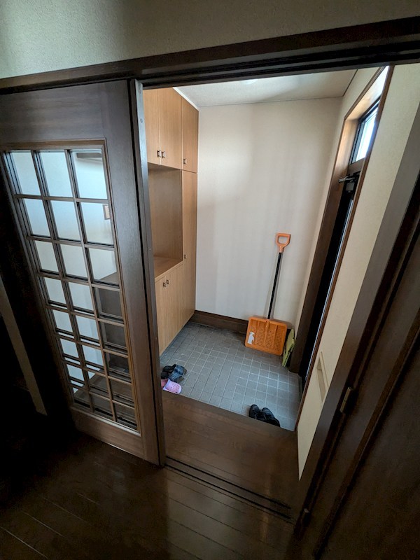 緑町３丁目２番　戸建て 現地写真（玄関）
