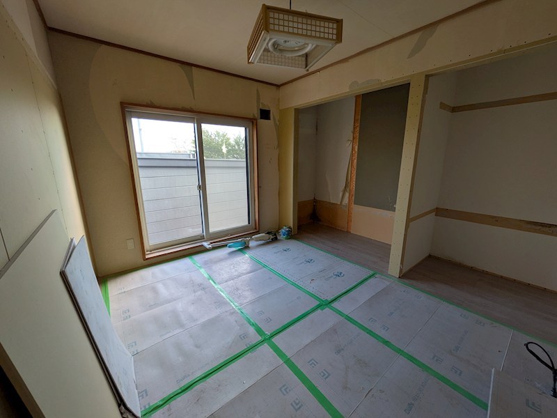 中央三輪３丁目５３０番　戸建て 内観写真（リビング以外の居室）