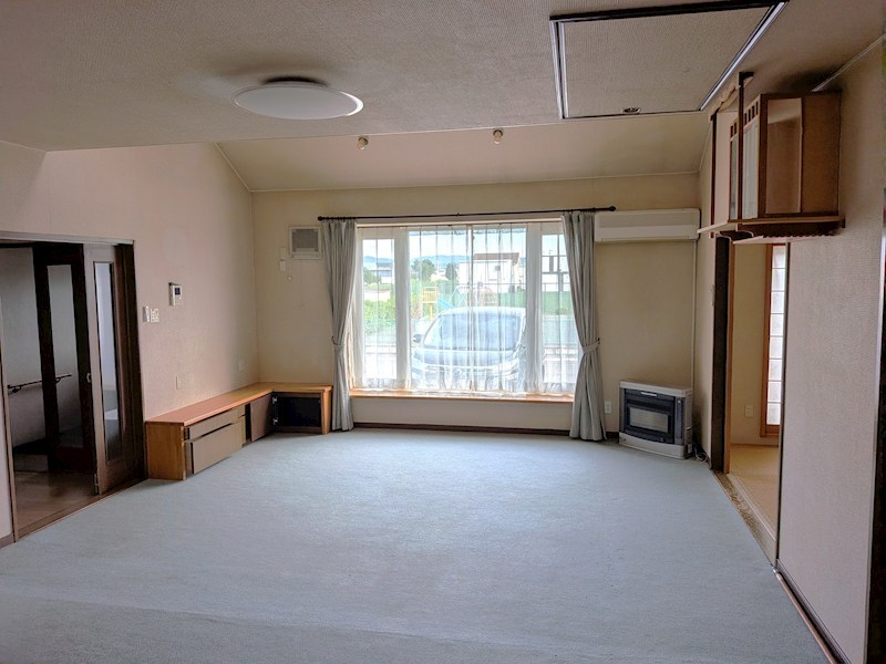 中央三輪３丁目５３０番　戸建て 内観写真（リビング）