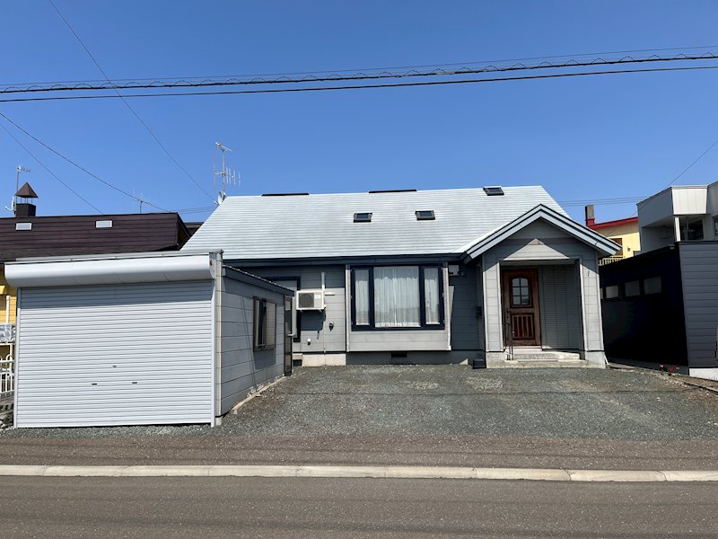 中央三輪３丁目５３０番　戸建て 現地写真（駐車場）