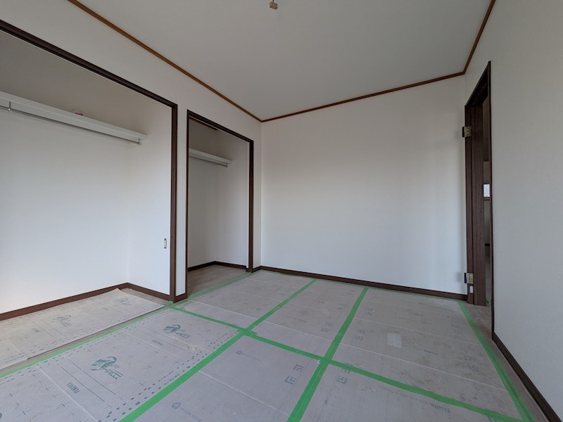 中央三輪３丁目５３０番　戸建て 内観写真（リビング以外の居室）