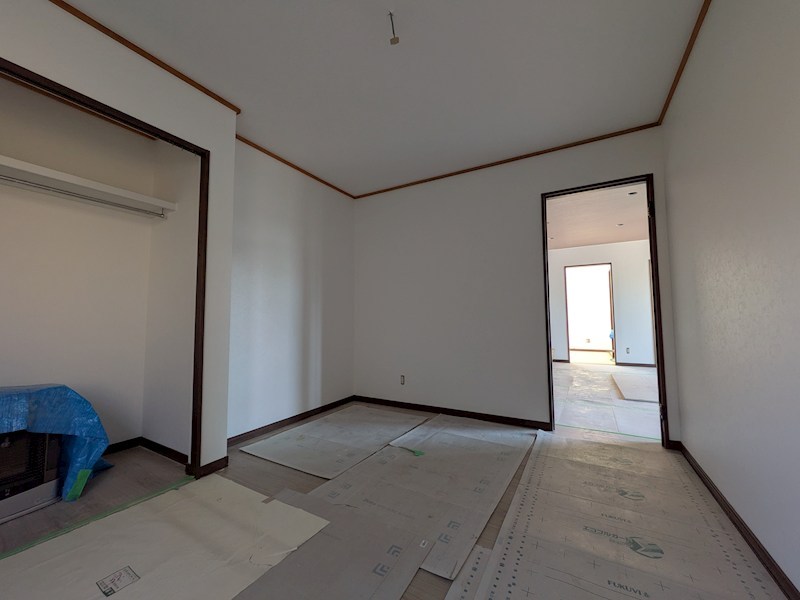 中央三輪３丁目５３０番　戸建て 内観写真（リビング以外の居室）
