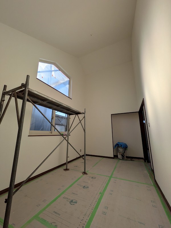 中央三輪３丁目５３０番　戸建て 内観写真（リビング以外の居室）