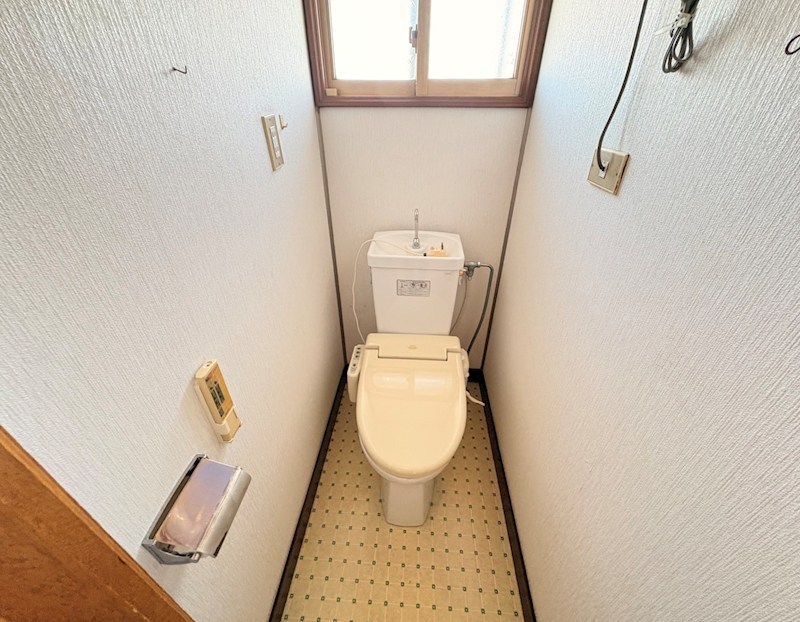 三楽町１９４番　戸建て 内観写真（トイレ）