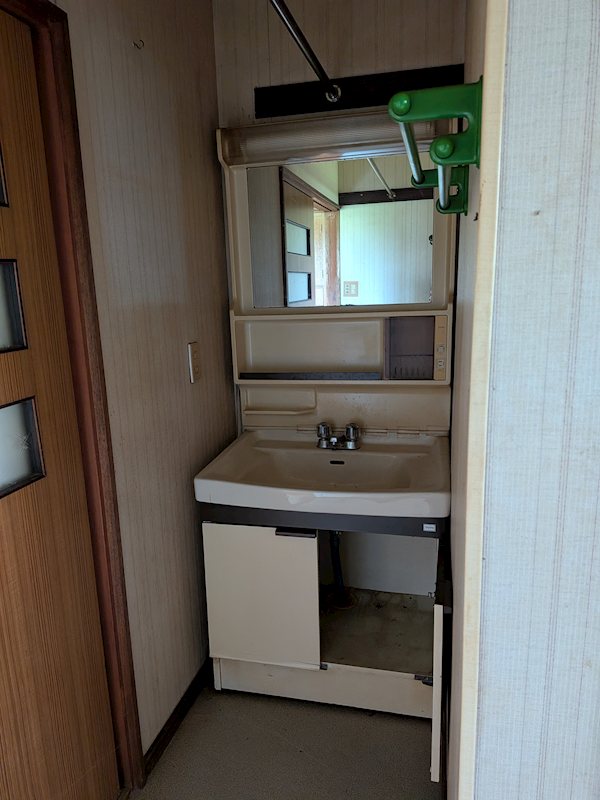 豊地１０３番　戸建て 内観写真（洗面台・洗面所）