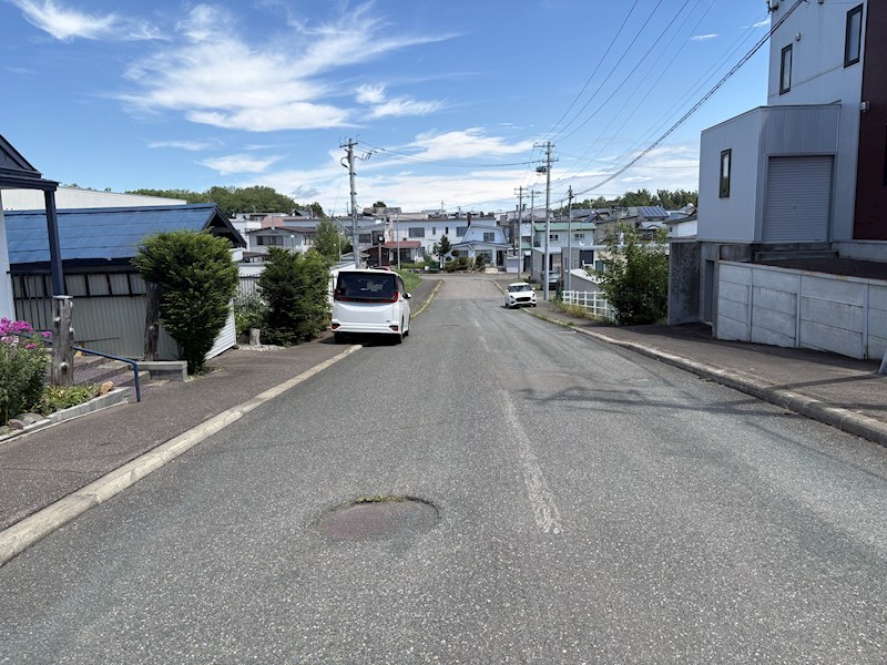 高砂町６番　戸建て 現地写真（前面道路含む現地写真）