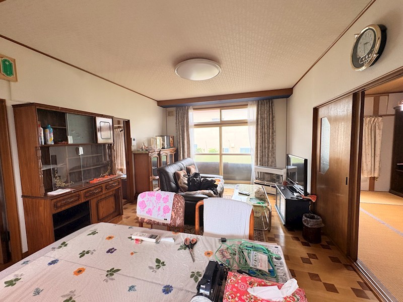中央三輪３丁目５３０番　戸建て 内観写真（リビング）