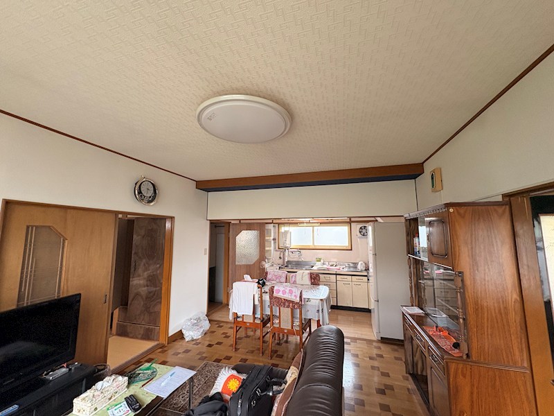 中央三輪３丁目５３０番　戸建て 内観写真（リビング）