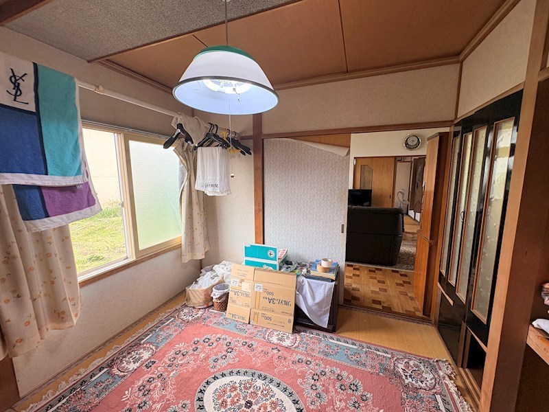 中央三輪３丁目５３０番　戸建て 内観写真（リビング以外の居室）