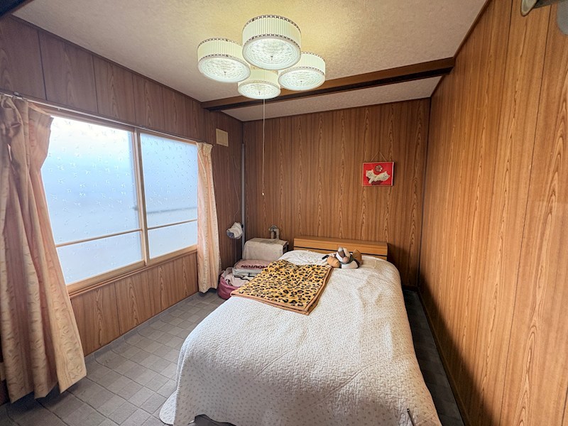 中央三輪３丁目５３０番　戸建て 内観写真（リビング以外の居室）