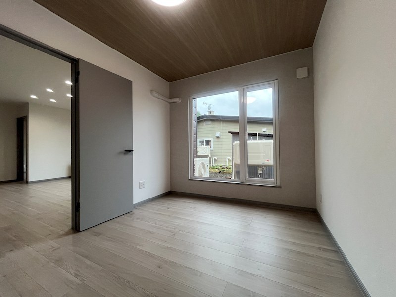大正２６９番　戸建て 内観写真（リビング以外の居室）