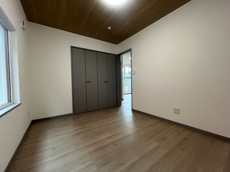 大正２６９番　戸建て 内観写真（リビング以外の居室）