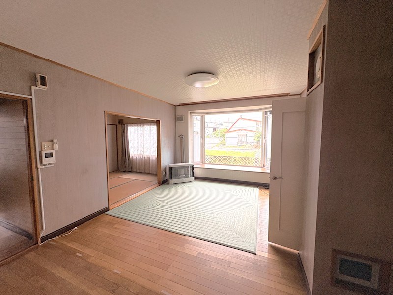 高栄東町3丁目174番　戸建て 内観写真（リビング）