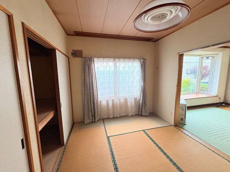 高栄東町3丁目174番　戸建て 内観写真（リビング以外の居室）