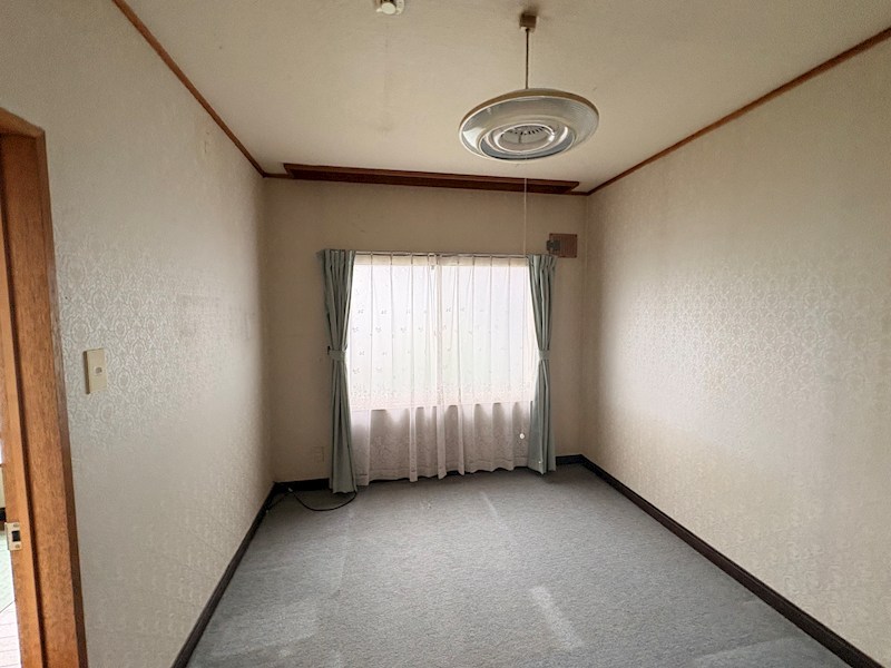 高栄東町3丁目174番　戸建て 内観写真（リビング以外の居室）