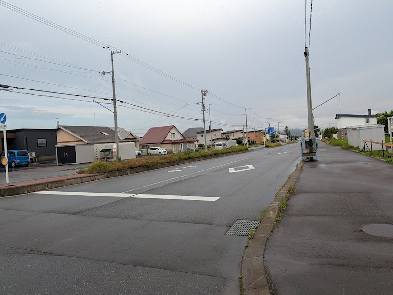 美山町南３丁目１４番　戸建て 現地写真（前面道路含む現地写真）