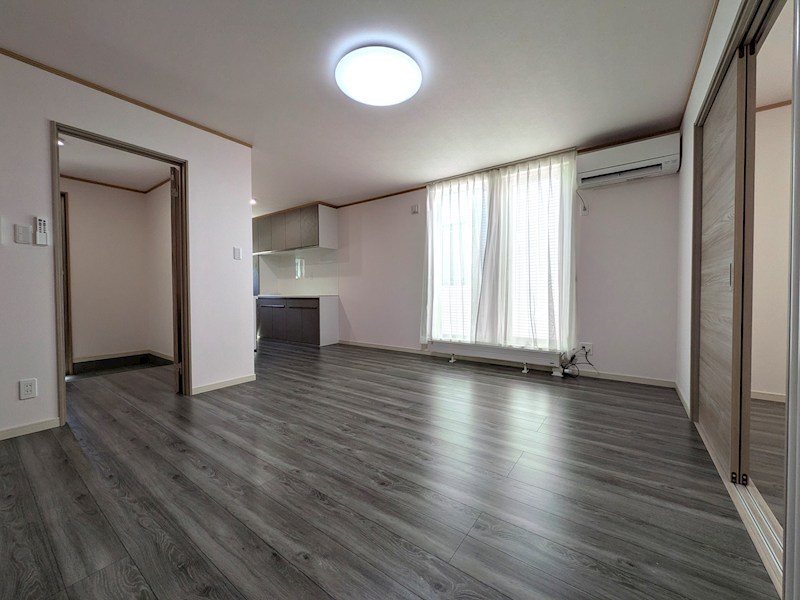美芳町９丁目２番　戸建て 内観写真（リビング）